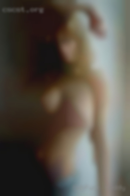 Fwb/fuck buddy preferable, maybe woman weeing 3somes.